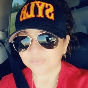 Meet your Posher, Nora